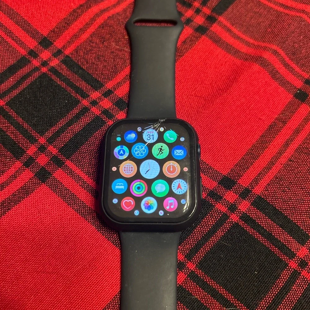 Apple Black Smartwatch with Digital Display - Picture 6 of 7